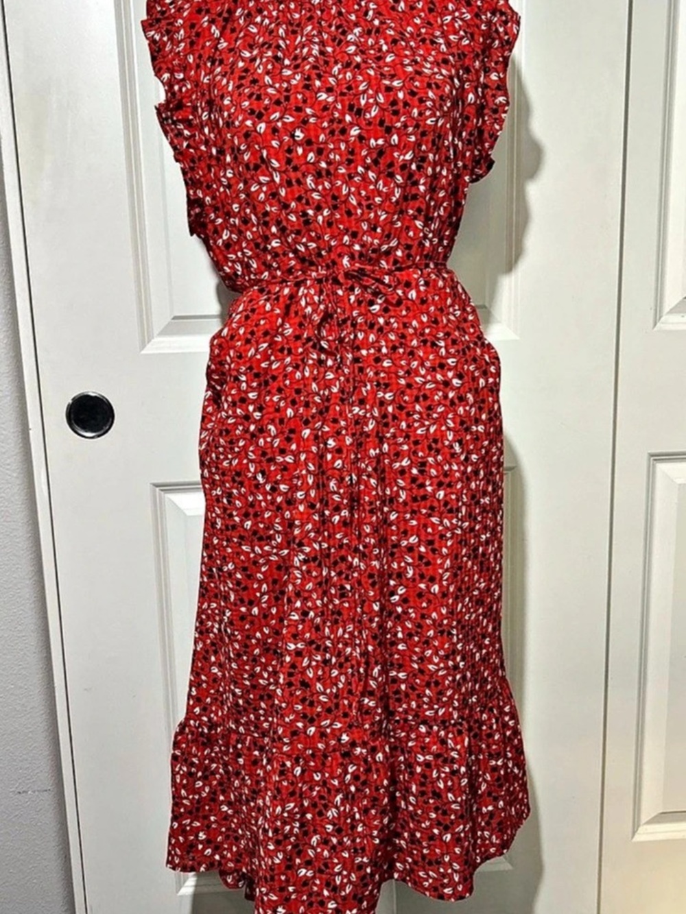 Who What Wear Size XXL Dress Red Bellflower Vine Ruffled Women's, pre-owned